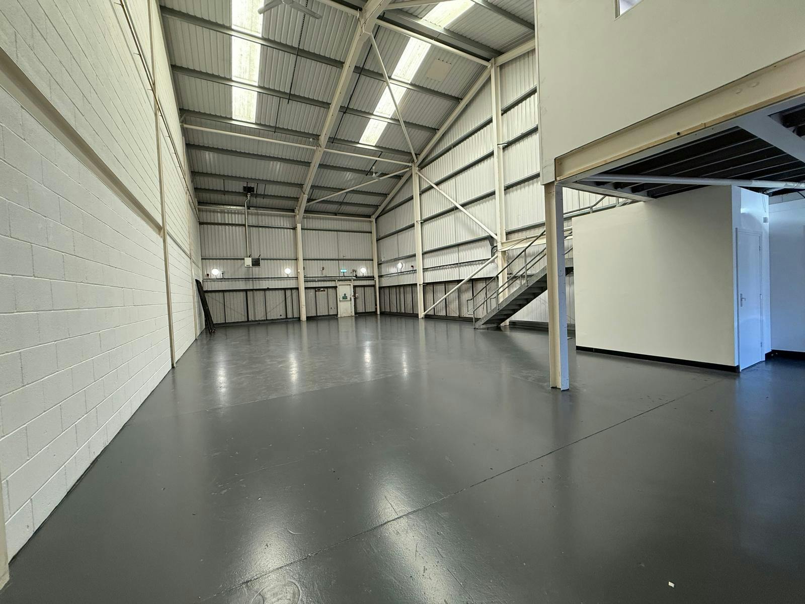 Industrial Unit in Southsea - photo 2