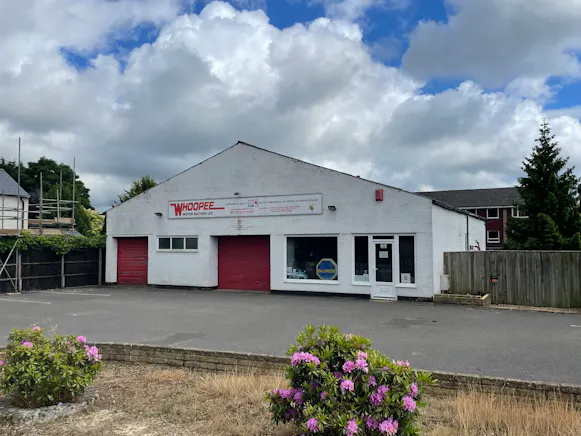8 Guildford Road, Farnham, Industrial To Let - IMG_6507.jpg