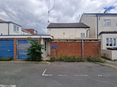 3A Kings Road, Woking, Development / Investment / Office For Sale - ef44b2c2-a870-43e3-aee4-42a4628d5526.jpg