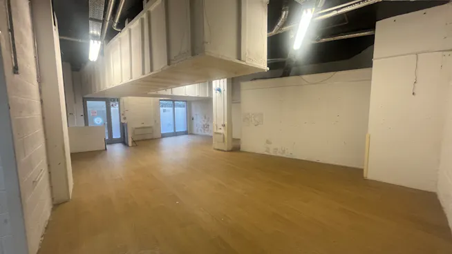 New Providence Wharf, 95 Blackwall Way, London, Education / Health & Fitness / Restaurant / Retail To Let / For Sale - IMG_1272.jpg