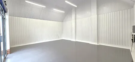 Arch 213, Ponsford Street, London, Industrial To Let - 20260508_140137 - Edited.jpg