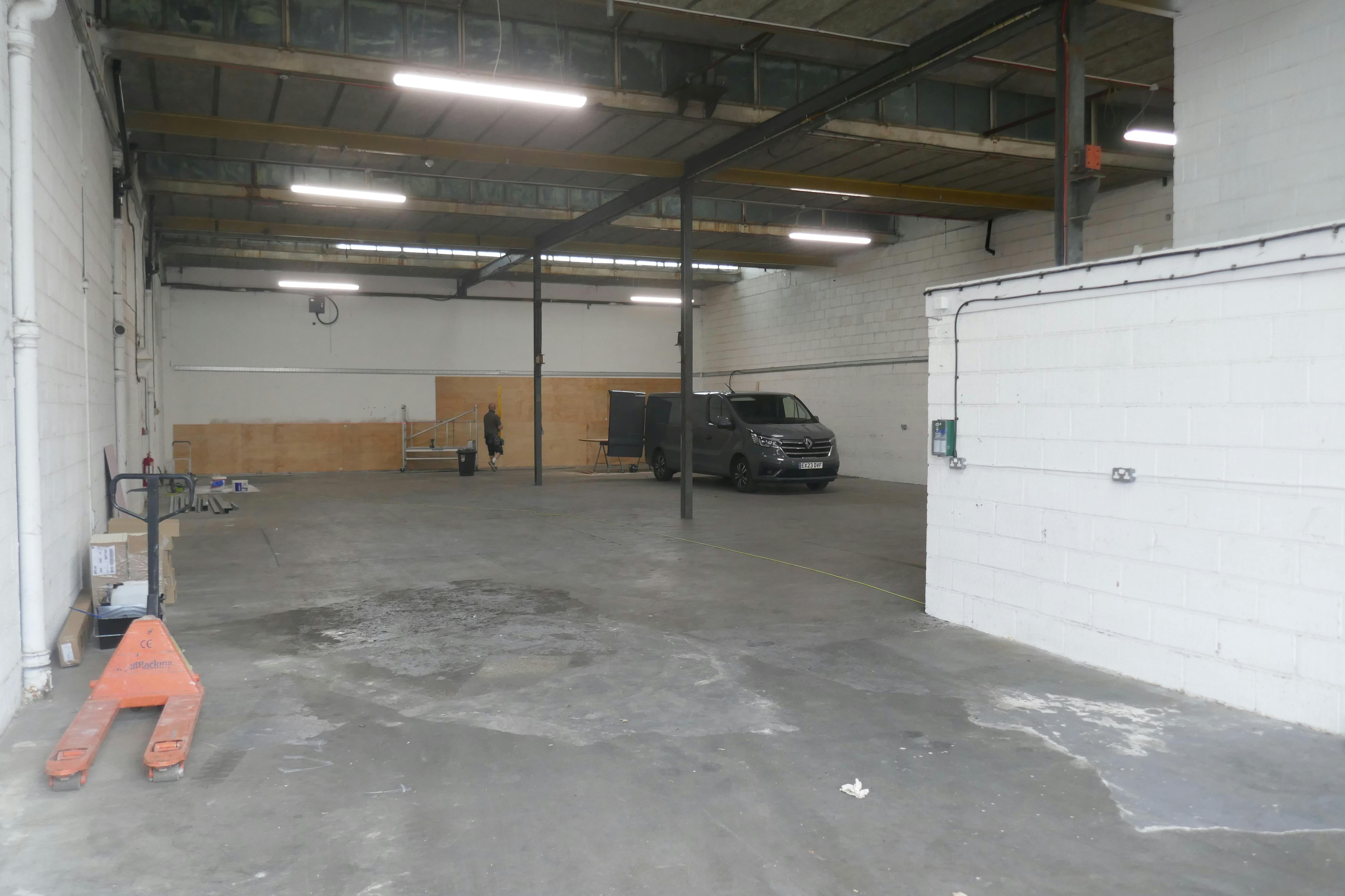 5 Advance Mews, Central Road, Harlow, Industrial To Let - P1030314.JPG