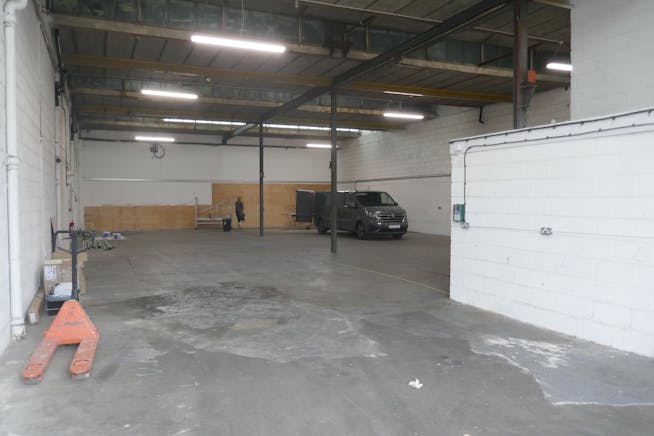 5 Advance Mews, Central Road, Harlow, Industrial To Let - P1030314.JPG