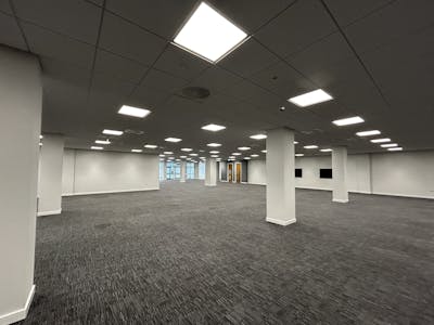 19-21 Canal Walk, Swindon, Leisure / Office / Retail To Let - IMG_2896.jpg