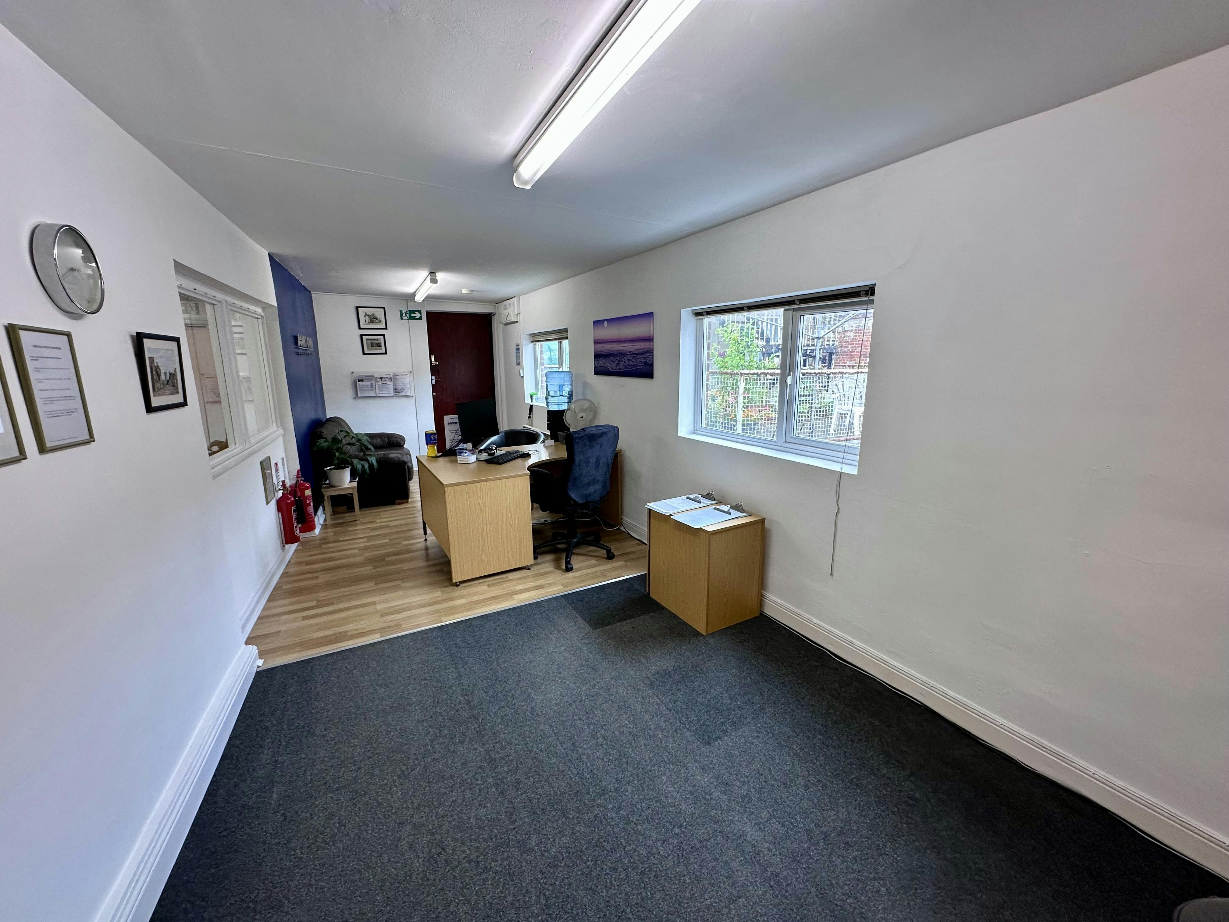 Self-contained 1st Floor Office, Thame, Investment / Office / Other For Sale - IMG_8061.jpeg