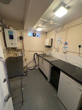 1 Park Road, Hampton, Industrial / Retail Lease Assignment - 11.jpg