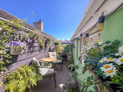 32 & 32A New Road, Porthcawl, Residential / Retail For Sale - 32A New Road038.jpg