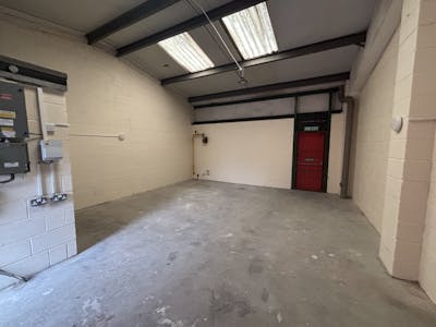 Unit 38, Hirwaun Industrial Estate, Hirwaun, Industrial To Let - IMG_2842.jpg