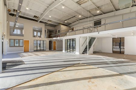 Showroom / Warehouse unit, 4-12 Kempson Close, Aylesbury, E (Commercial / Business / Service) / Industrial / Retail To Let - 101955_4-12-Kempson-Close-Gatehouse-Way (6).jpg