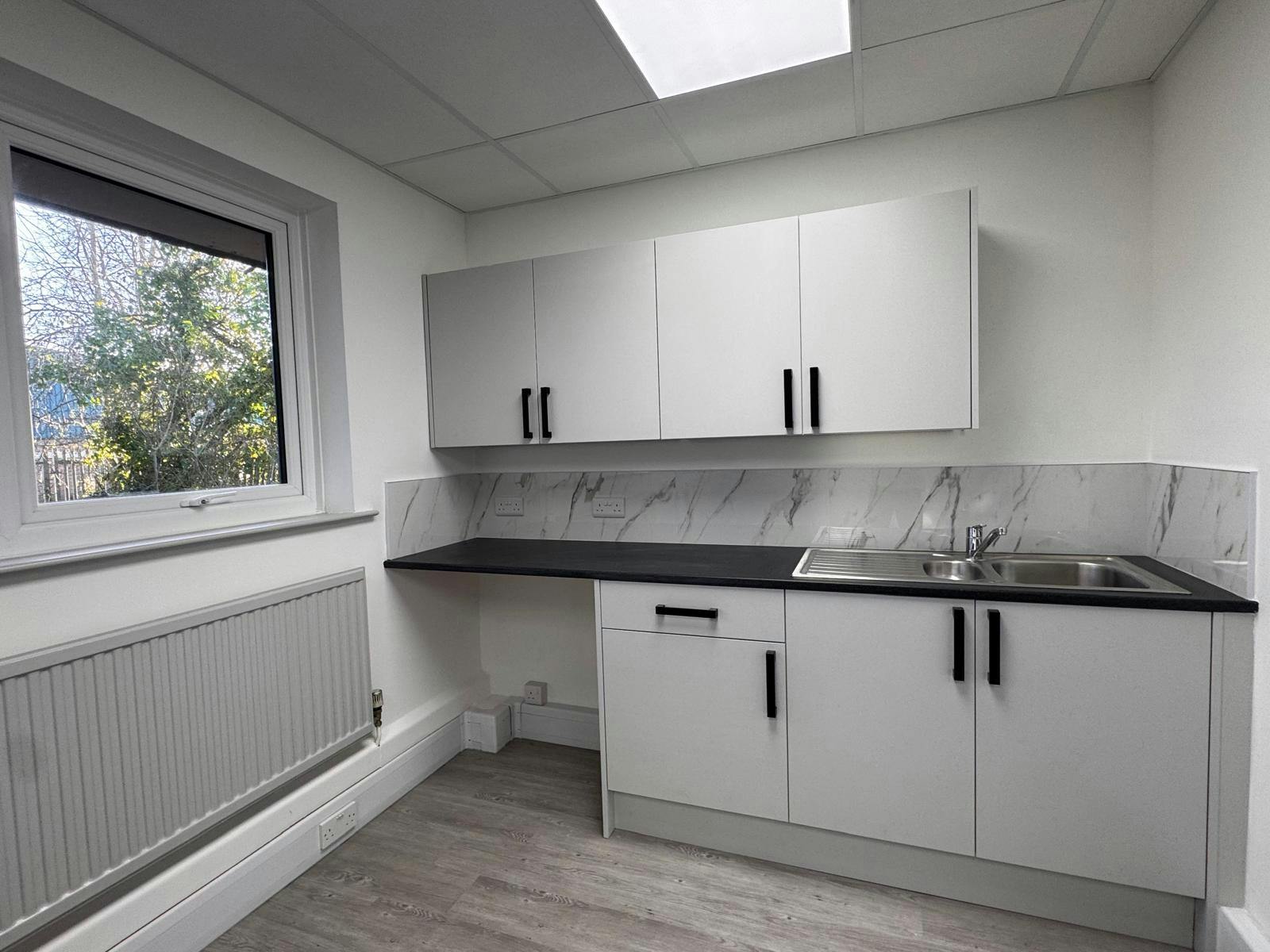 Office in Fareham - photo 3