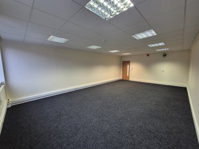 Office 8, Marple House, Stockport Road, Stockport, Office To Let - 20250415_164730.jpg
