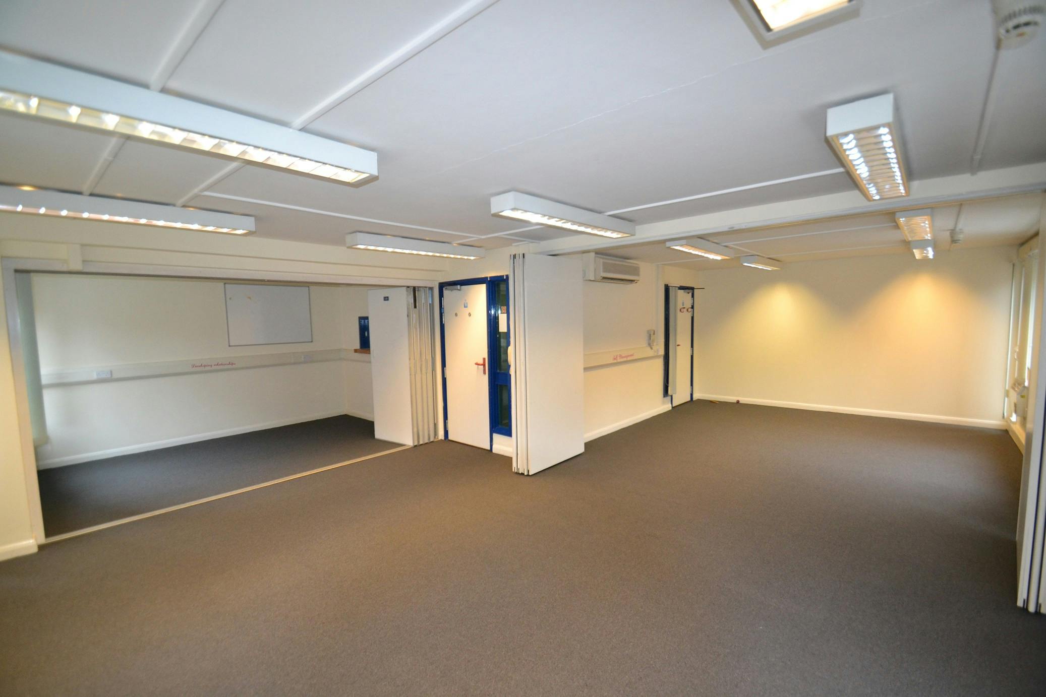 Office in Winchester - photo 2