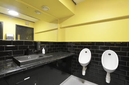 Ground Floor and Basement, 134 Shoreditch High Street, London, Leisure / Retail / Showroom To Let - 20251208_145056898_iOS.jpg