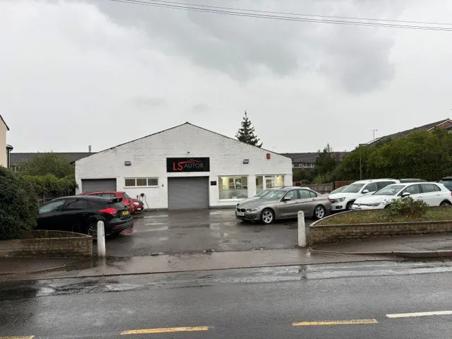 8 Guildford Road, Farnham, Industrial To Let - Front Forecourt.jpg