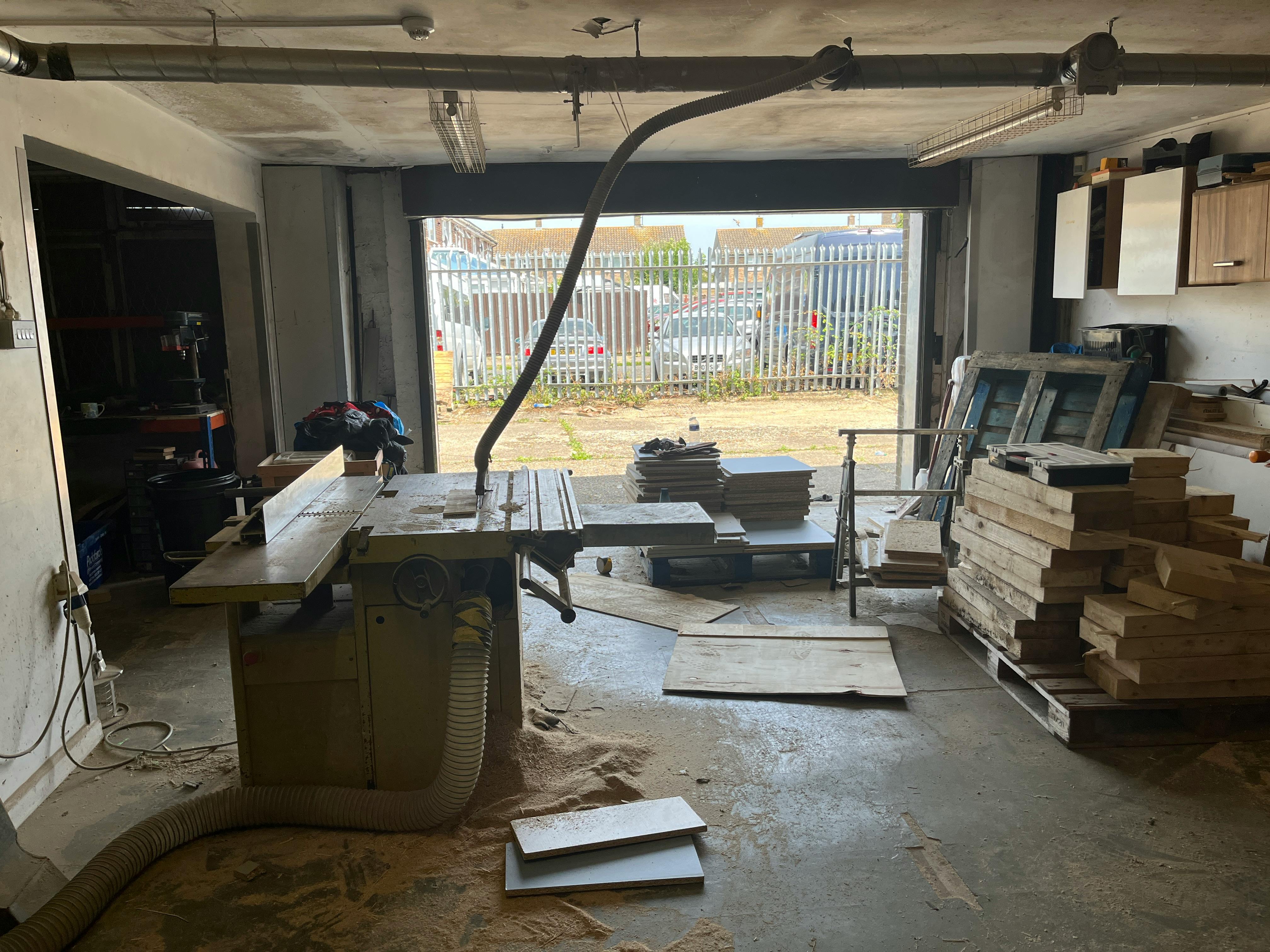 The Warehouse, Aylesbury, Industrial To Let - 20250617_130412933_iOS.jpg