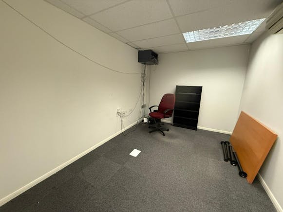 3b Sopwith Crescent, Wickford, Industrial / Office For Sale - IMG20251002WA0016.jpg