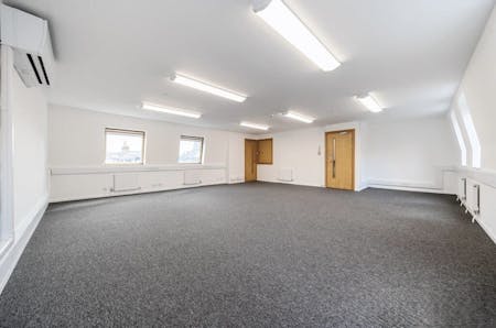 Prince Leopold House, 71-73 Victoria Street, Windsor, Office To Let - IMG_7264.jpg