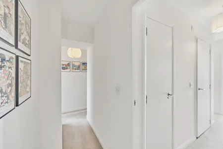 Borough High Street, London, Residential Flat To Let - Hallway/Storage