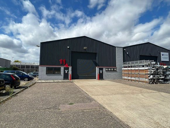 11a The Wheelwrights, Southend on sea To Let - front.jpg