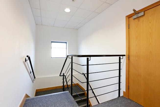 5 Teal Court, Anglo Office Park, Amersham, Offices To Let - Unit 4 Anglo Office Pk fpz178699 5.jpg