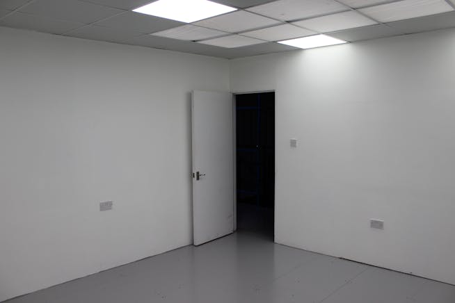 Unit D, Circle Line House, Harlow, Industrial To Let - IMG_0616.JPG