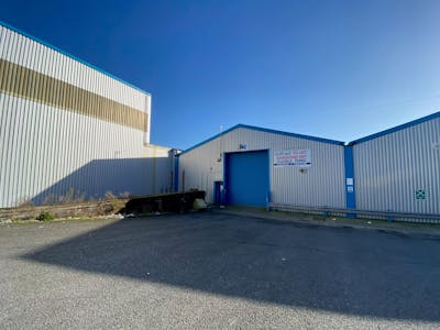 Unit 4, Kingsway Buildings, Bridgend, Industrial To Let - 4 Kingsway 05.jpg