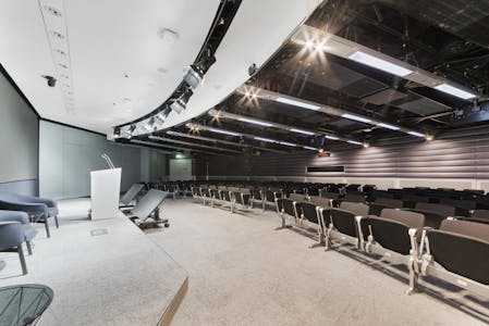 5 Canada Square, London, Office To Let - Fully fitted auditorium