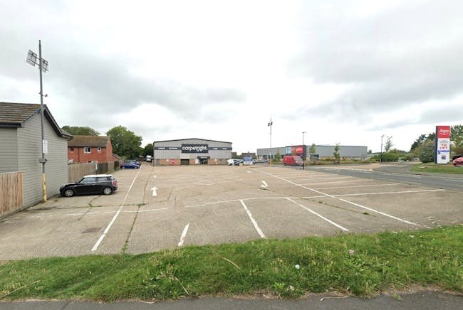 Former Carpetright, Gunville Trading Estate, Newport, Industrial / Leisure / Retail To Let / For Sale - Taylor Road, Newport, Isle of Wight iii.jpg