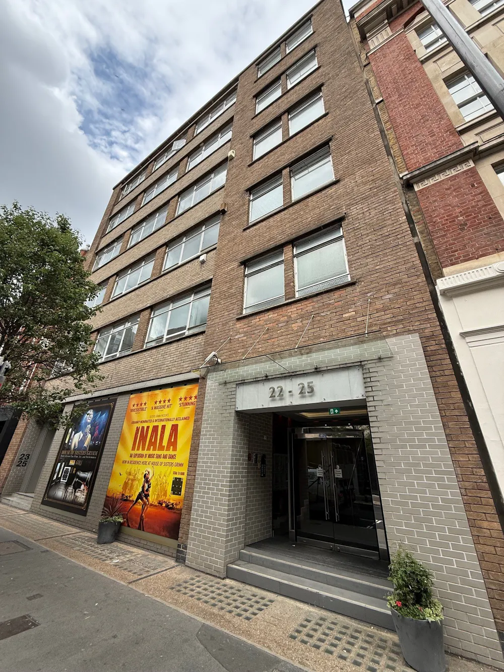 1st Floor (East), 22-25 Eastcastle Street - Building.jpg