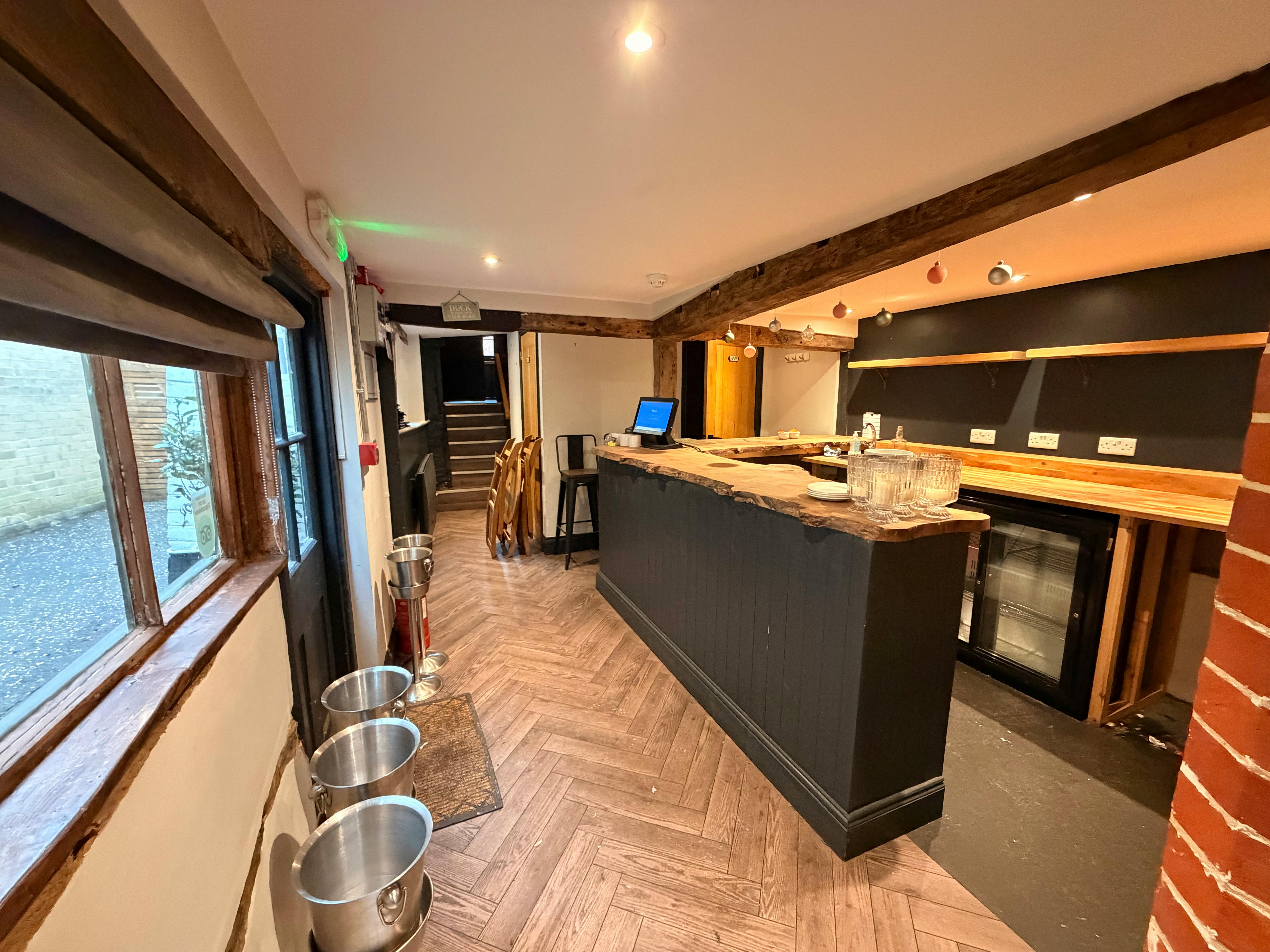 6 High Street, Petersfield, Retail To Let - IMG_2755.jpeg