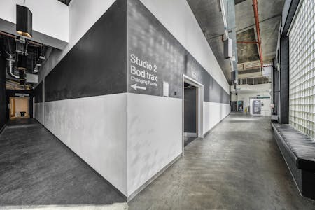 37 Fortune Green Road, West Hampstead, Leisure To Let - 1411195-8-69944e2904bc9.jpg