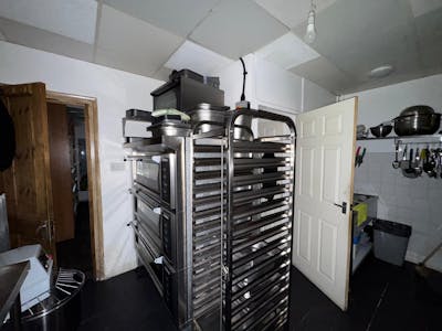 61 High Street, Dartford, Retail To Let - IMG20251020WA0017.jpg