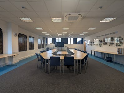 Tangent House, Watford, Office For Sale - PXL_20260319_101630773.jpg