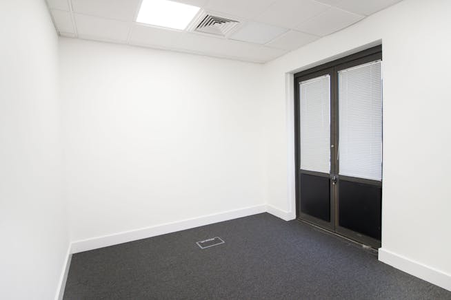 Unit 1 First Floor, Brook Business Centre, Uxbridge, Office To Let - 4.jpg