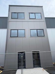 142 Johnson Street, Southall, Industrial/Logistics To Let - WhatsApp Image 20250610 at 085452_70ef1a04.jpg