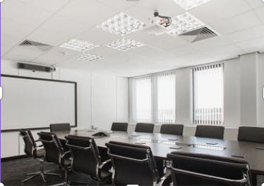 Office in Crawley - photo 3