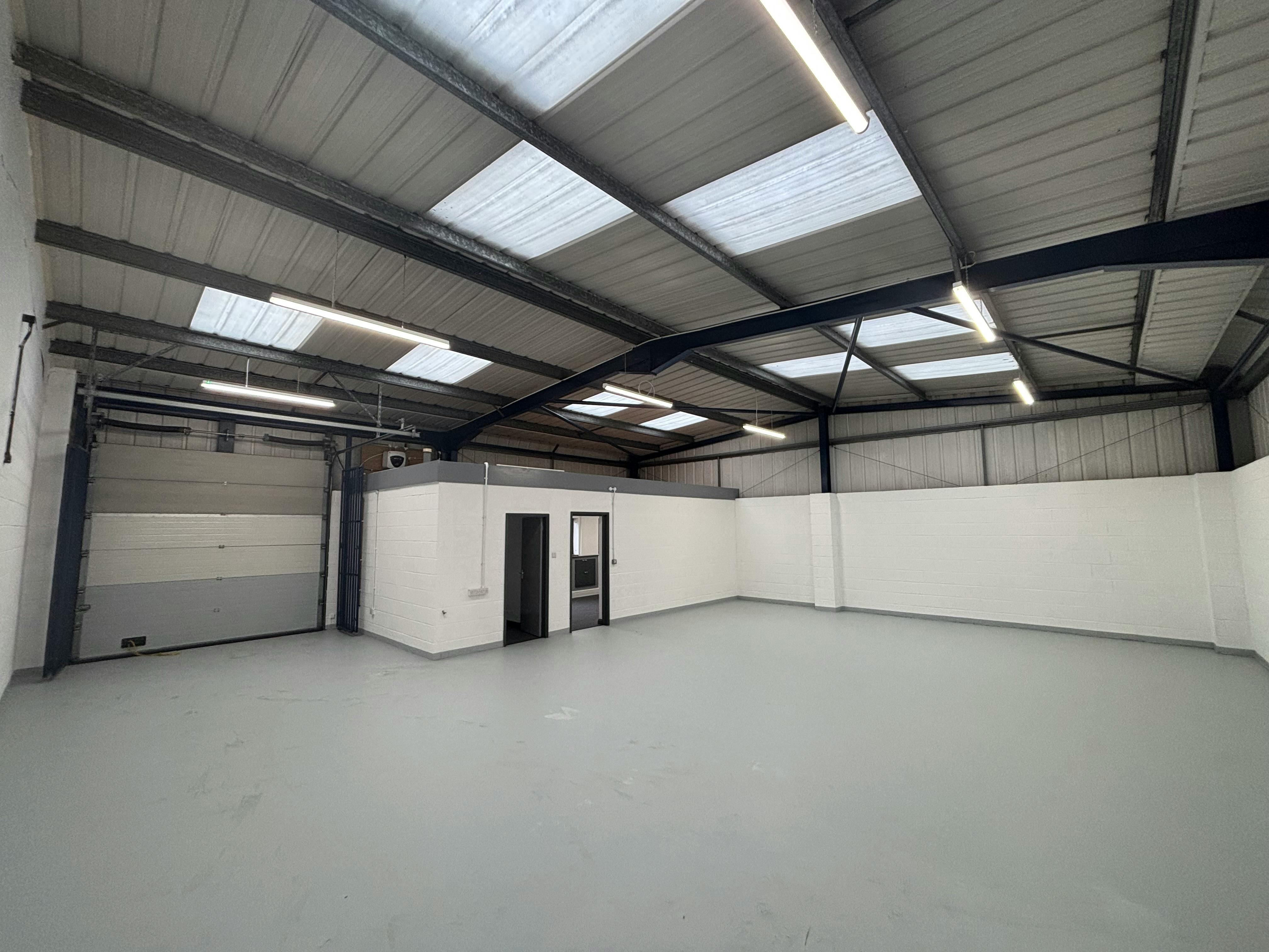 Industrial Unit in Bromsgrove - photo 2