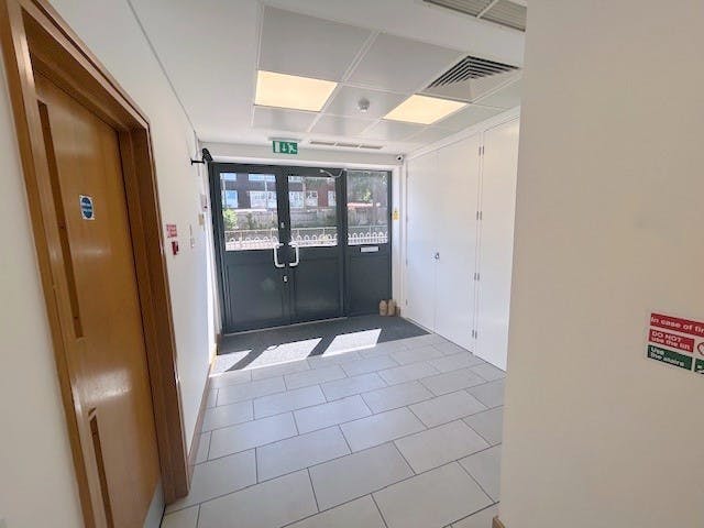 Stylus House, Bracknell, Office To Let - Reception ii.jpg