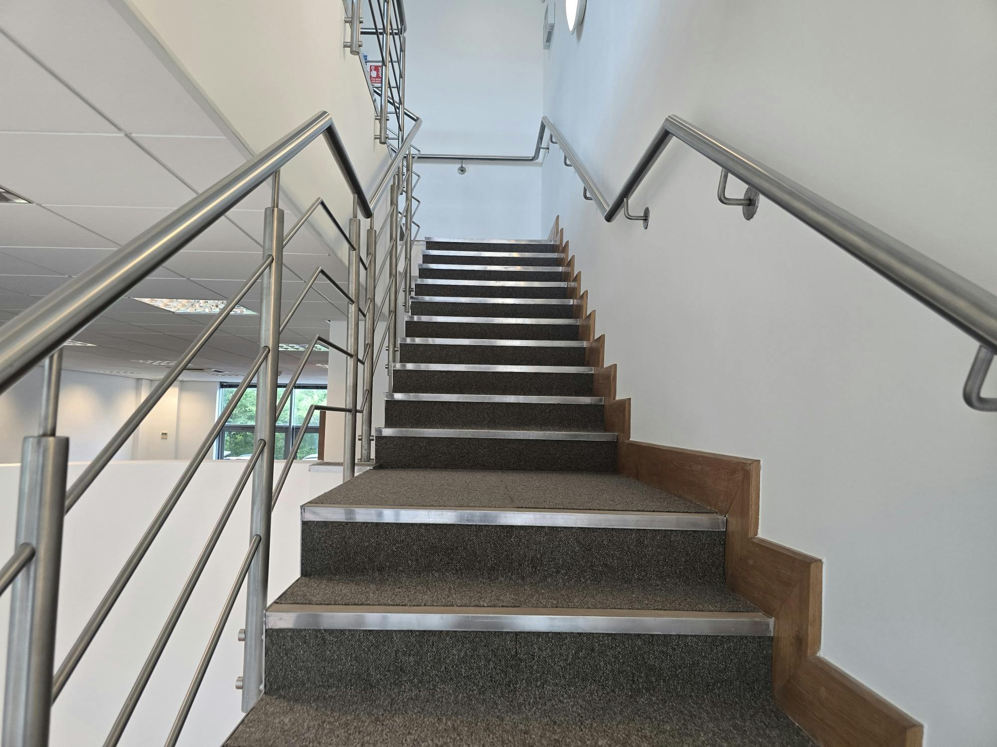 Office in Fareham - photo 3