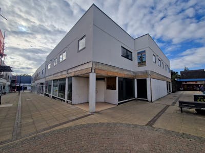 18-21 Wellington Way, Waterlooville, Leisure / Office / Restaurant / Retail To Let - 20250923_155419.jpg