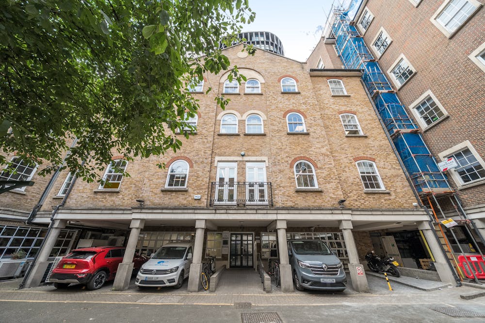 3 Bath Place, London, Office To Let - 131219136859c9139472f.jpg