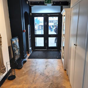 170 High Street, Guildford Surrey, Office / Retail To Let - 20240411_124119.jpg