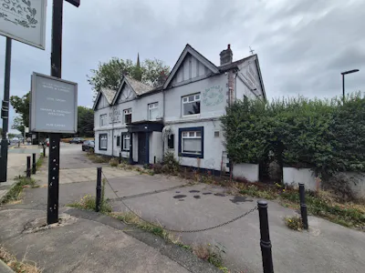 496 Oldham Road, Manchester, D1 (Non Residential Institutions) / Leisure / Office / Retail To Let - 20260817_124944.jpg