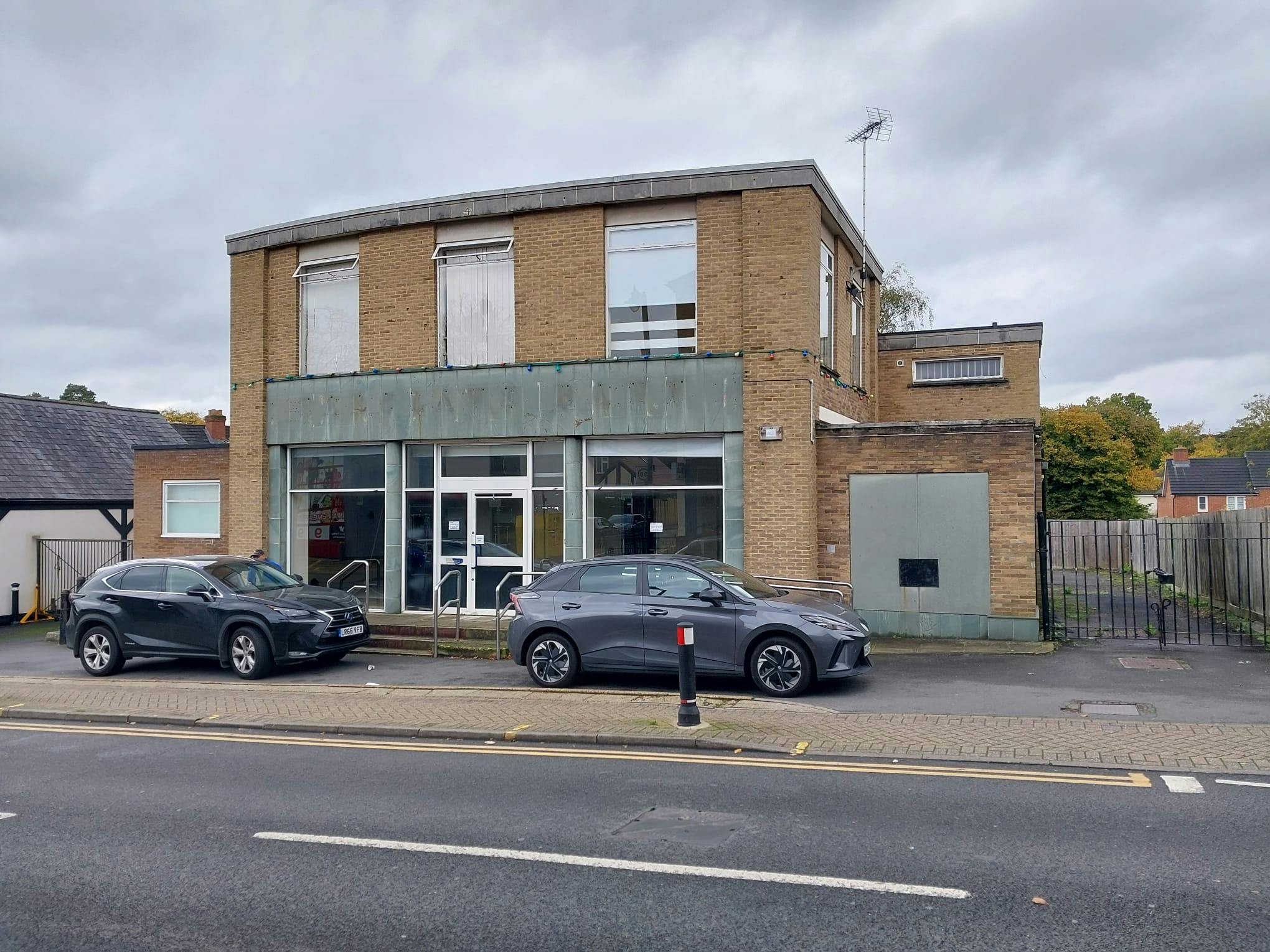 208 High Street, Crowthorne, Other / Offices / Retail To Let - IMG20241017WA0013.jpg