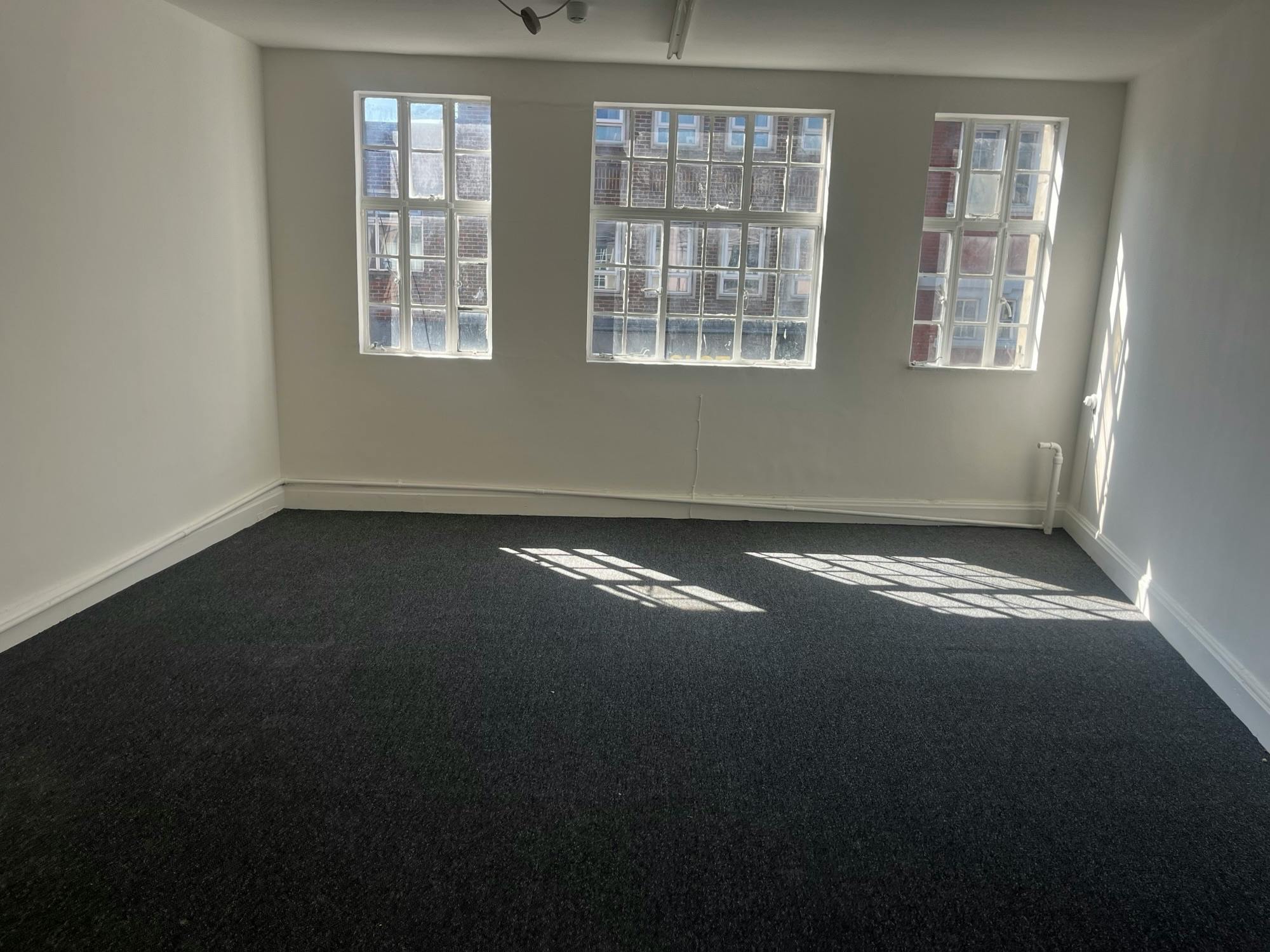 Office in Lewisham - photo 3