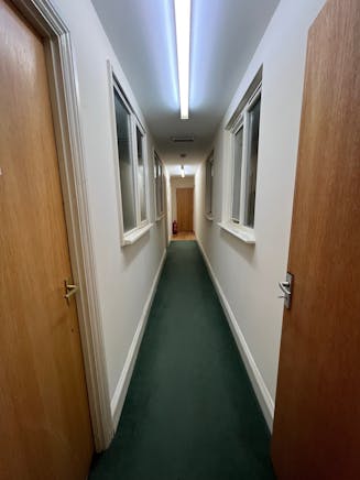 4 Victoria Court, Wickford, Industrial / Office To Let - 5.jpg