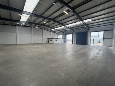 Units 18-20, Severnside Trading Estate, Textilose Road, Manchester, Industrial To Let - IMG_0866.JPG