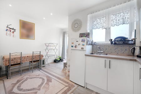 Mixed-Use Freehold, 15-15A Empire Parade, London, Residential / Retail For Sale - Flat 1 15  15a Empire Parade Great Cambridge Road  qxgoicYshuUuriam7FOk.jpg