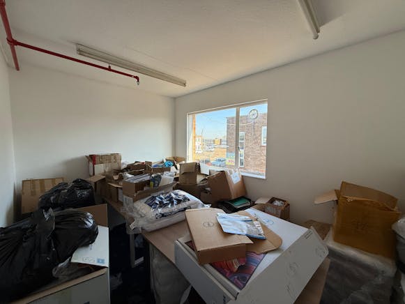 18 Towerfield Road, Southend-on-Sea, Industrial To Let - WhatsApp Image 2026-03-06 at 09.47.55 (1).jpeg