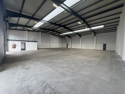 Units 18-20, Severnside Trading Estate, Textilose Road, Manchester, Industrial To Let - IMG_0861.JPG